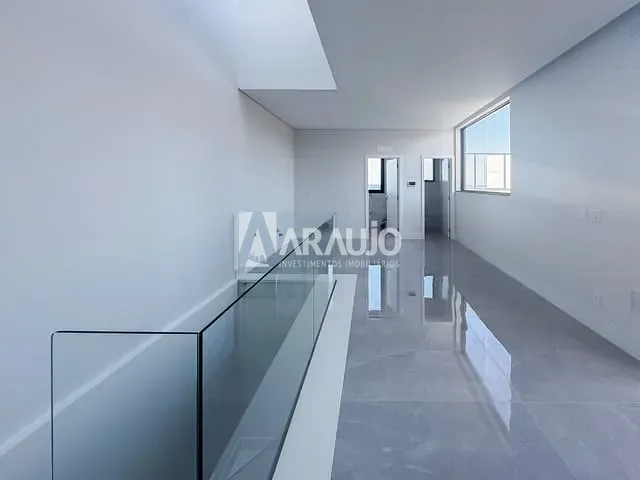 Cobertura / Penthouse 3 quartos e 3 banheiros, à venda, no bairro Praia Brava em Itajaí