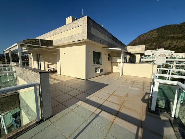 Cobertura / Penthouse 1 quarto e 2 banheiros, à venda, no bairro Itaipu em Niterói