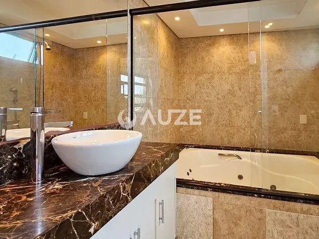 Cobertura / Penthouse com 246m² 3 quartos e 5 banheiros, à venda, no bairro Água Verde em Curitiba
