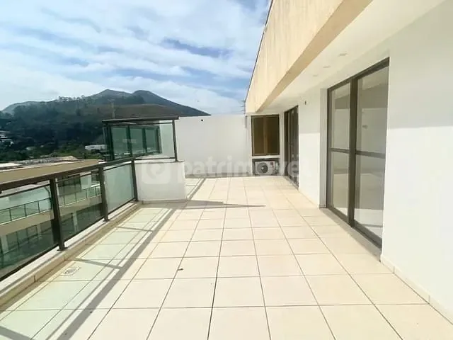 Cobertura / Penthouse com 153m² 3 quartos e 3 banheiros, para alugar, no bairro Itaipava em Petrópolis