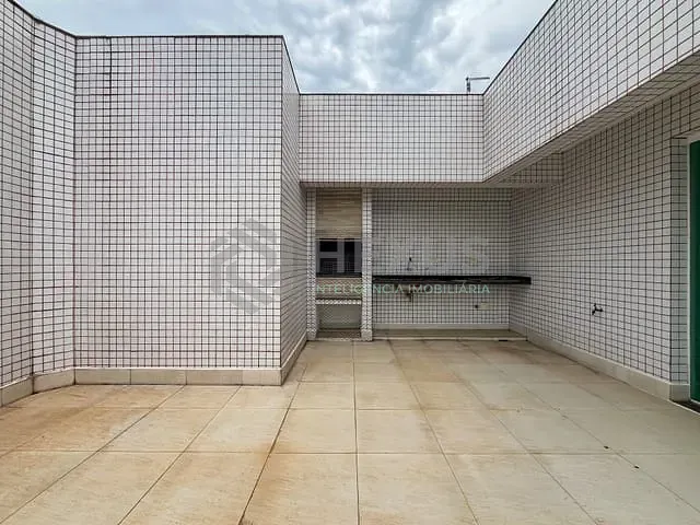 Cobertura / Penthouse 3 quartos e 2 banheiros, à venda, no bairro Tombo em Guarujá