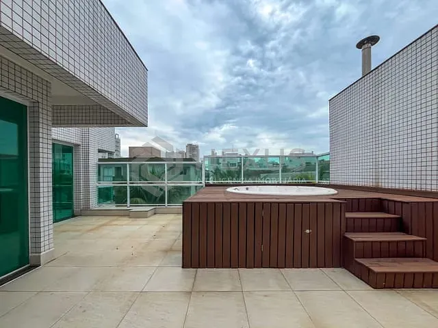 Cobertura / Penthouse 3 quartos e 2 banheiros, à venda, no bairro Tombo em Guarujá