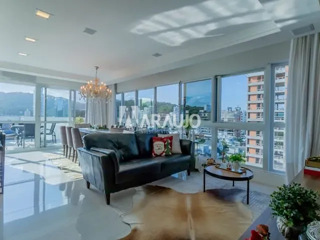Cobertura / Penthouse 4 quartos e 4 banheiros, à venda, no bairro Balneário Santa Clara em Itajaí