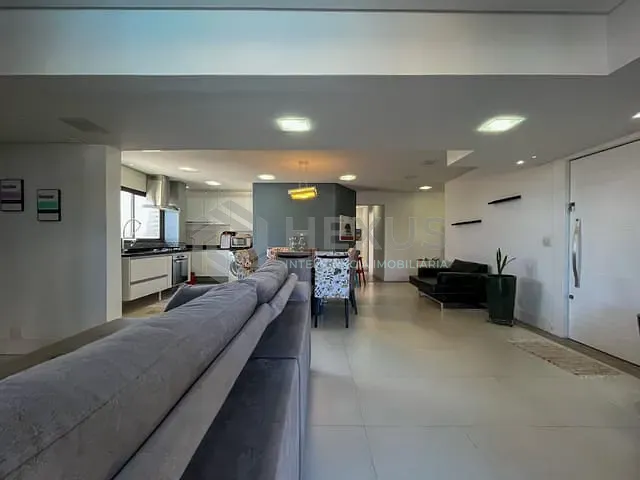 Cobertura / Penthouse 3 quartos e 3 banheiros, à venda, no bairro Tombo em Guarujá