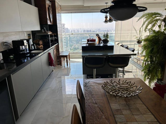 Cobertura / Penthouse com 360m² 4 quartos e 4 banheiros, à venda, no bairro Paraíso em São Paulo