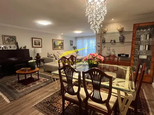 Cobertura / Penthouse 4 quartos e 6 banheiros, à venda, no bairro Praia do Canto em Rua Saúl de Navarro