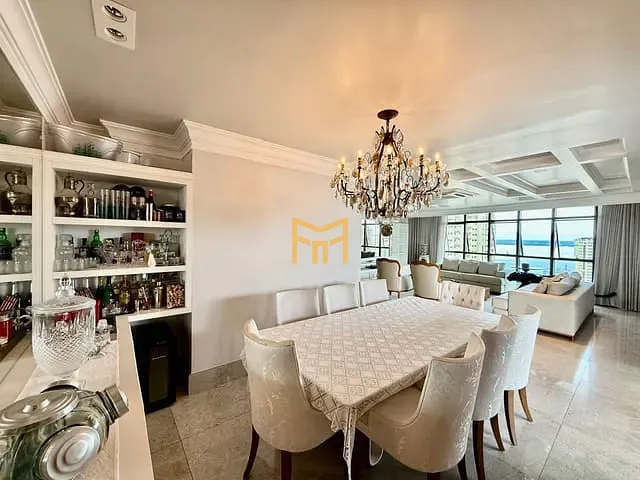 Cobertura / Penthouse com 445m² 4 quartos e 6 banheiros, à venda, no bairro Umarizal em Belém