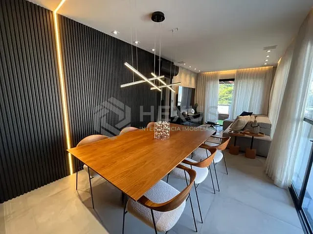 Cobertura / Penthouse 3 quartos e 5 banheiros, à venda, no bairro Pitangueiras em Guarujá