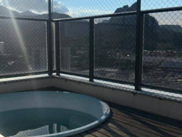 Cobertura / Penthouse 3 quartos e 2 banheiros, à venda ou para alugar, no bairro Jacarepaguá em Rio de Janeiro