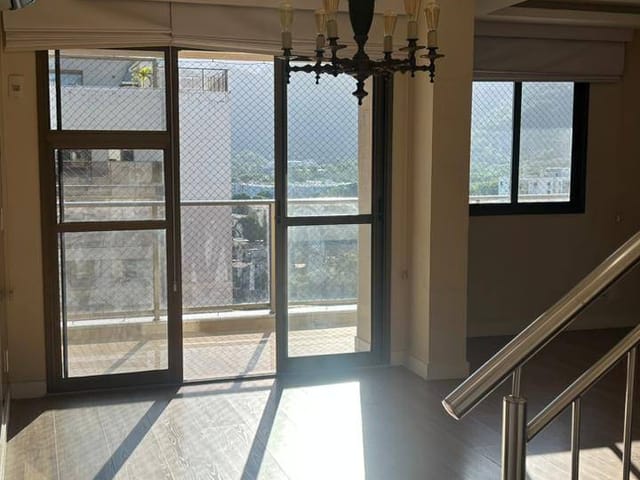 Cobertura / Penthouse 3 quartos e 2 banheiros, à venda ou para alugar, no bairro Jacarepaguá em Rio de Janeiro