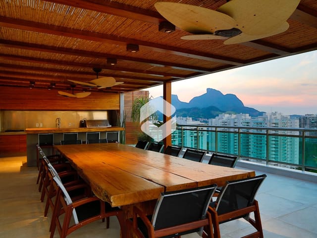 Cobertura / Penthouse com 550m² 4 quartos e 7 banheiros, à venda, no bairro Barra da Tijuca em Rio de Janeiro