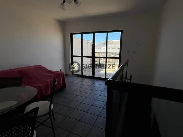 Cobertura / Penthouse com 120m² 3 quartos e 1 banheiro, para alugar, no bairro Centro em Cabo Frio