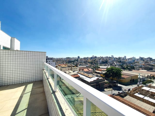 Cobertura / Penthouse com 250m² 3 quartos e 3 banheiros, à venda, no bairro Inconfidentes em Contagem
