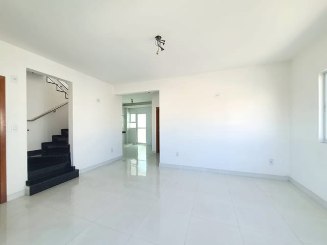 Cobertura / Penthouse com 250m² 3 quartos e 3 banheiros, à venda, no bairro Inconfidentes em Contagem