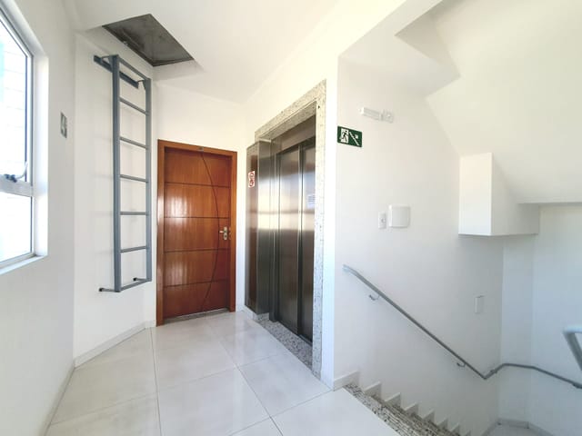 Cobertura / Penthouse com 240m² 3 quartos e 3 banheiros, à venda, no bairro Inconfidentes em Contagem