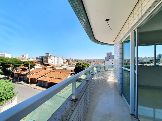 Cobertura / Penthouse com 240m² 3 quartos e 3 banheiros, à venda, no bairro Inconfidentes em Contagem