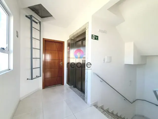 Cobertura / Penthouse com 240m² 3 quartos e 3 banheiros, à venda, no bairro Inconfidentes em Contagem