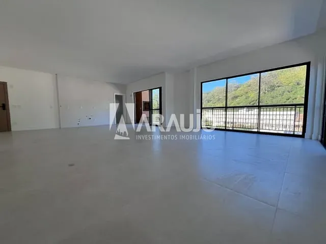 Cobertura / Penthouse 3 quartos e 3 banheiros, à venda, no bairro Cabeçudas em Itajaí