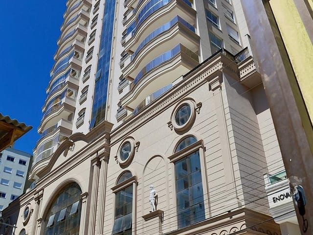 Cobertura / Penthouse com 172m² 4 quartos e 5 banheiros, à venda, no bairro Meia Praia em Itapema