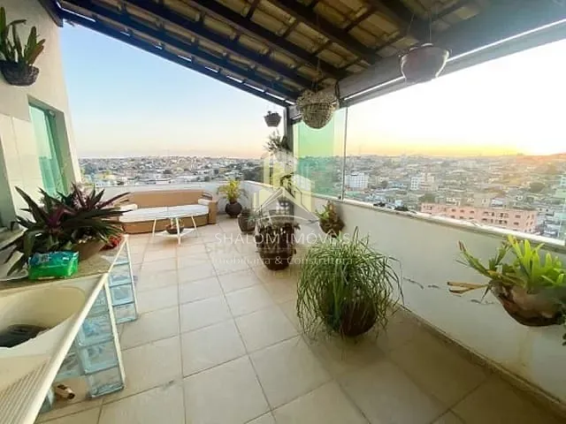 Cobertura / Penthouse com 230m² 4 quartos e 3 banheiros, à venda, no bairro Parque Turistas em Contagem