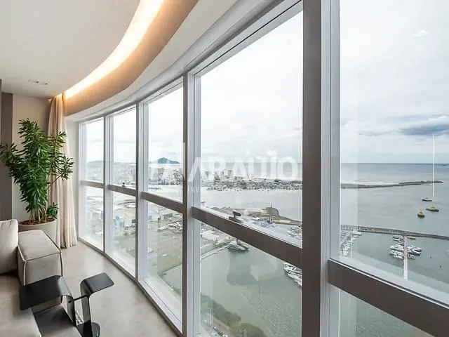 Cobertura / Penthouse com 556m² 3 quartos e 5 banheiros, à venda, no bairro Fazenda em Itajaí