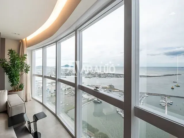 Cobertura / Penthouse com 556m² 3 quartos e 5 banheiros, à venda, no bairro Fazenda em Itajaí