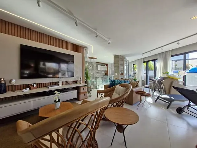 Cobertura / Penthouse com 415m² 5 quartos e 6 banheiros, à venda, no bairro Jardim Astúrias em Guarujá