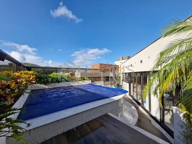 Cobertura / Penthouse com 415m² 5 quartos e 6 banheiros, à venda, no bairro Jardim Astúrias em Guarujá