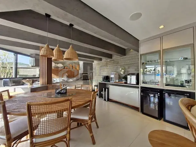 Cobertura / Penthouse com 415m² 5 quartos e 6 banheiros, à venda, no bairro Jardim Astúrias em Guarujá
