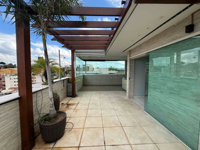 Cobertura / Penthouse 3 quartos e 3 banheiros, à venda, no bairro Santa Rosa em Belo Horizonte