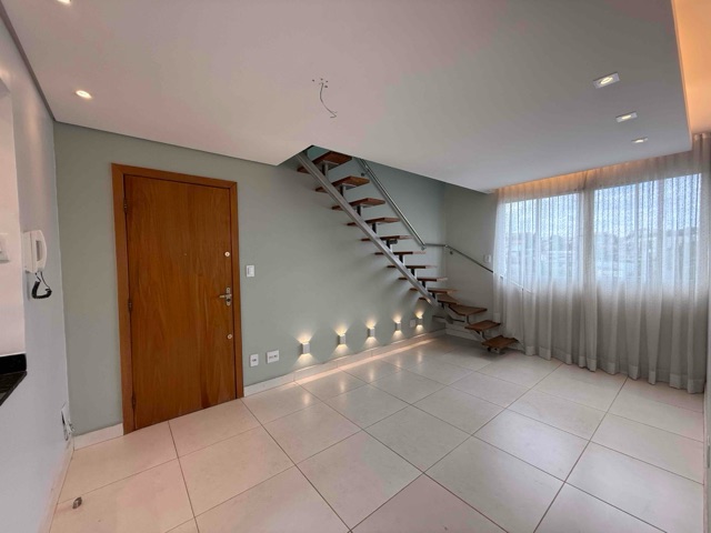 Cobertura / Penthouse 3 quartos e 3 banheiros, à venda, no bairro Santa Rosa em Belo Horizonte