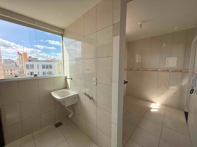 Cobertura / Penthouse com 150m² 3 quartos e 3 banheiros, à venda, no bairro Caiçara-Adelaide em Belo Horizonte