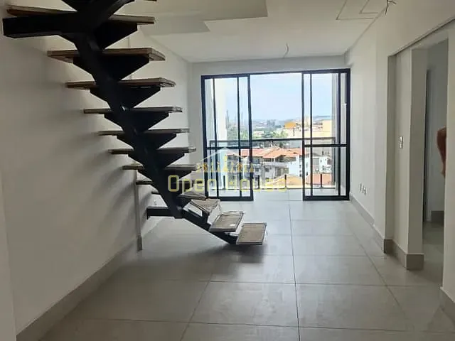 Cobertura / Penthouse com 136m² 4 quartos e 4 banheiros, para alugar, no bairro Niterói em Volta Redonda