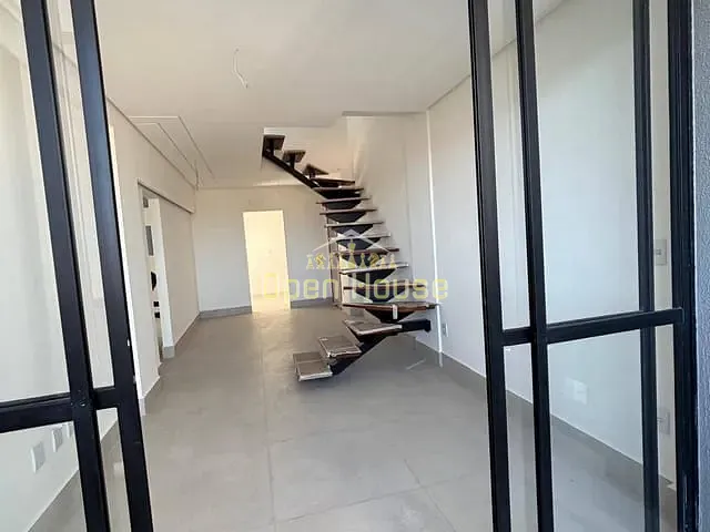 Cobertura / Penthouse com 136m² 4 quartos e 4 banheiros, para alugar, no bairro Niterói em Volta Redonda
