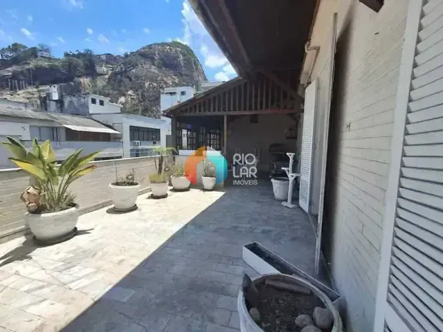 Cobertura / Penthouse com 300m² 4 quartos e 1 banheiro, à venda, no bairro Copacabana em Rio de Janeiro