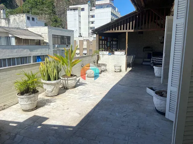 Cobertura / Penthouse com 300m² 4 quartos e 1 banheiro, à venda, no bairro Copacabana em Rio de Janeiro