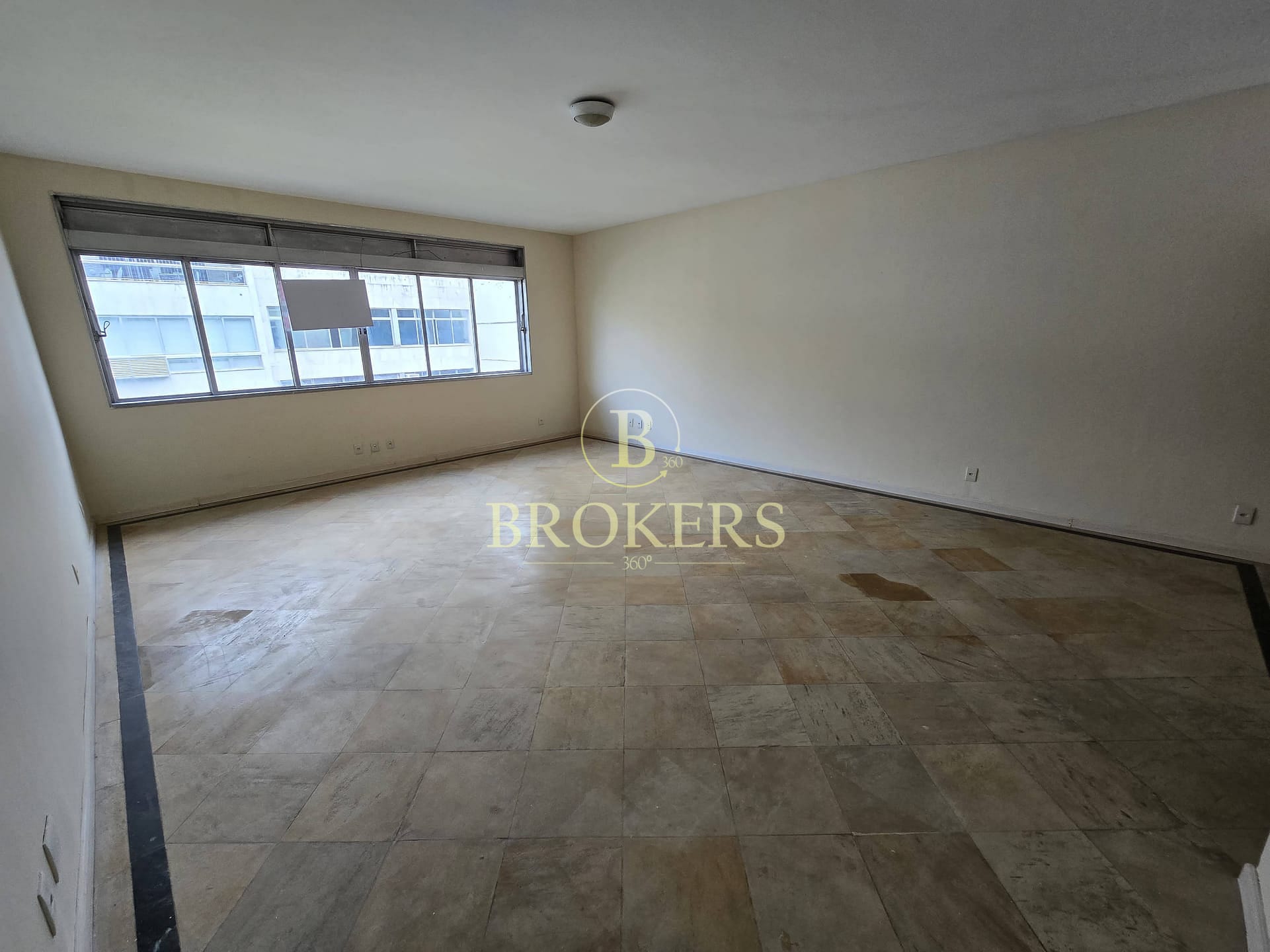 Cobertura / Penthouse à venda, Ipanema, área externa com piscina, salão, 3 quartos sendo 2 suítes, 1 banheiro social, 1 lavabo - 2 vagas escritura  - 223 m².