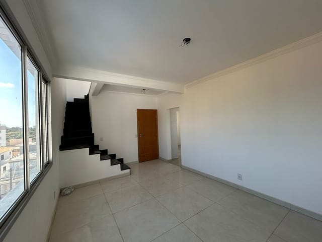 Cobertura / Penthouse 3 quartos e 3 banheiros, à venda, no bairro Cabral em Contagem