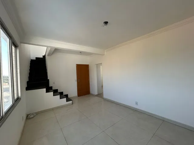 Cobertura / Penthouse 3 quartos e 3 banheiros, à venda, no bairro Cabral em Contagem