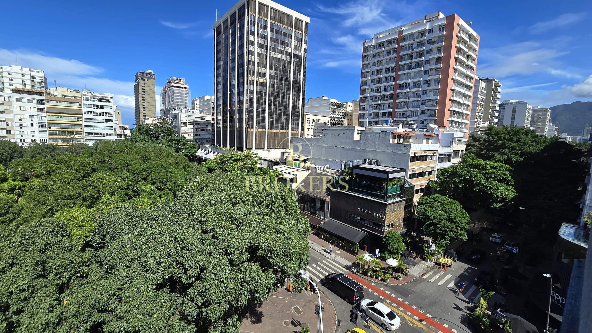 Cobertura à venda, Ipanema, Rio de Janeiro! Próximo à praia, entre posto 9 e 10.