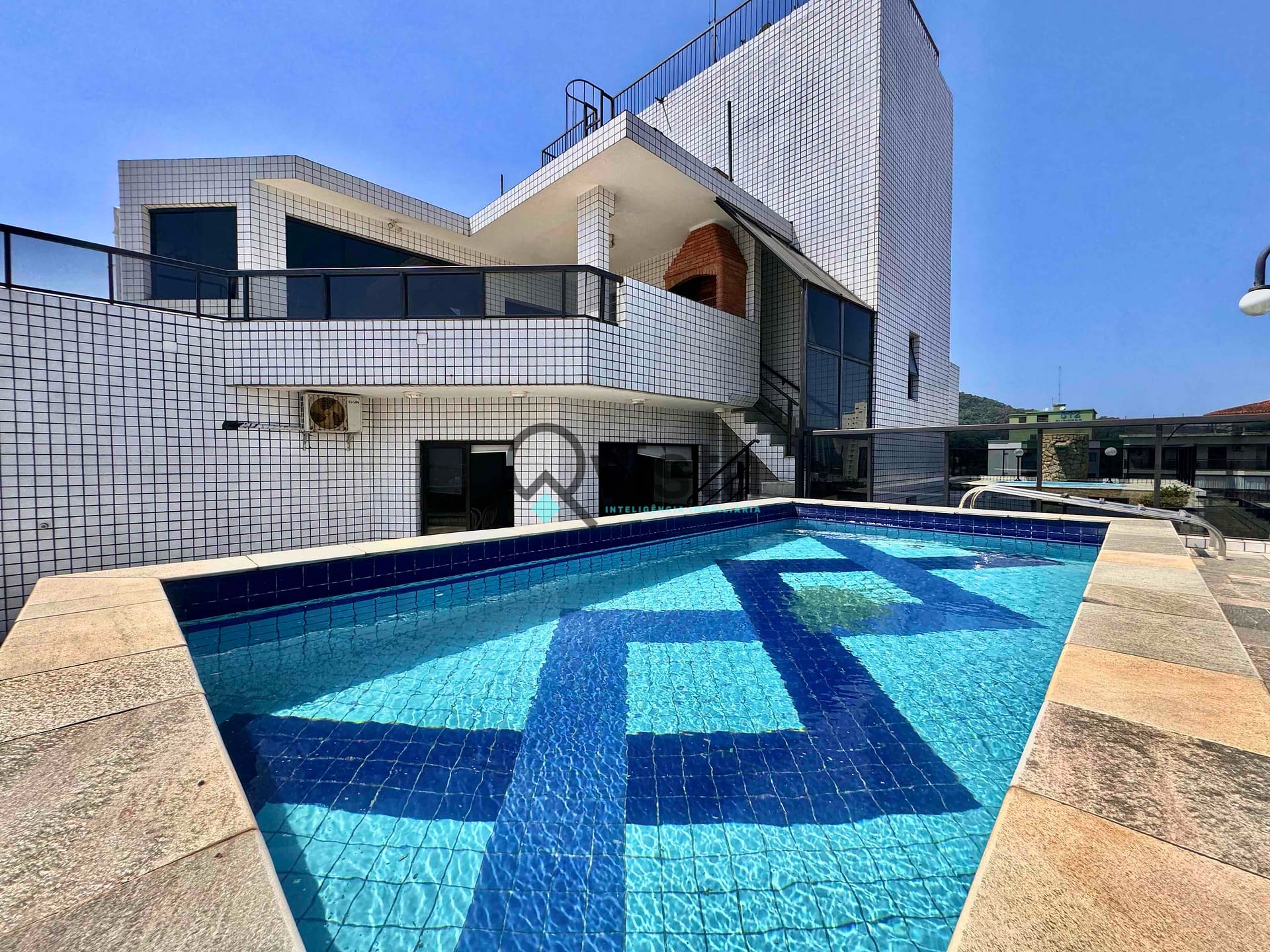 Cobertura à venda com 3 quartos, 180m² - Foto 1