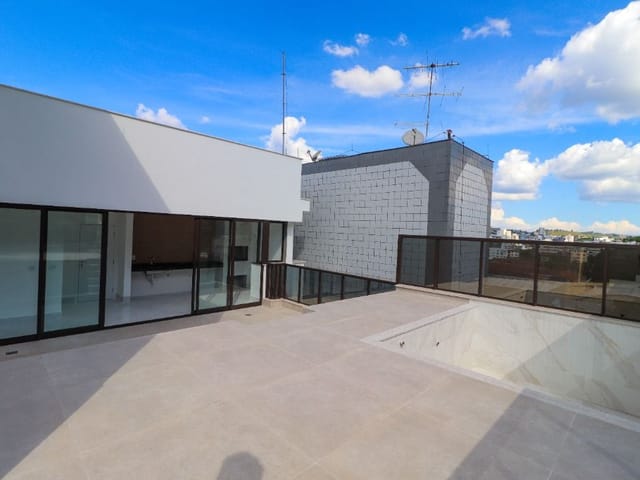 Cobertura / Penthouse 5 quartos e 6 banheiros, à venda, no bairro Santa Helena em Juiz de Fora