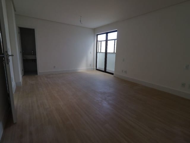 Cobertura / Penthouse 5 quartos e 6 banheiros, à venda, no bairro Santa Helena em Juiz de Fora
