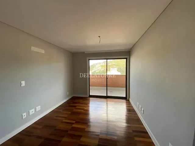 Cobertura / Penthouse com 207m² 3 quartos e 3 banheiros, à venda, no bairro Agriões em Teresópolis