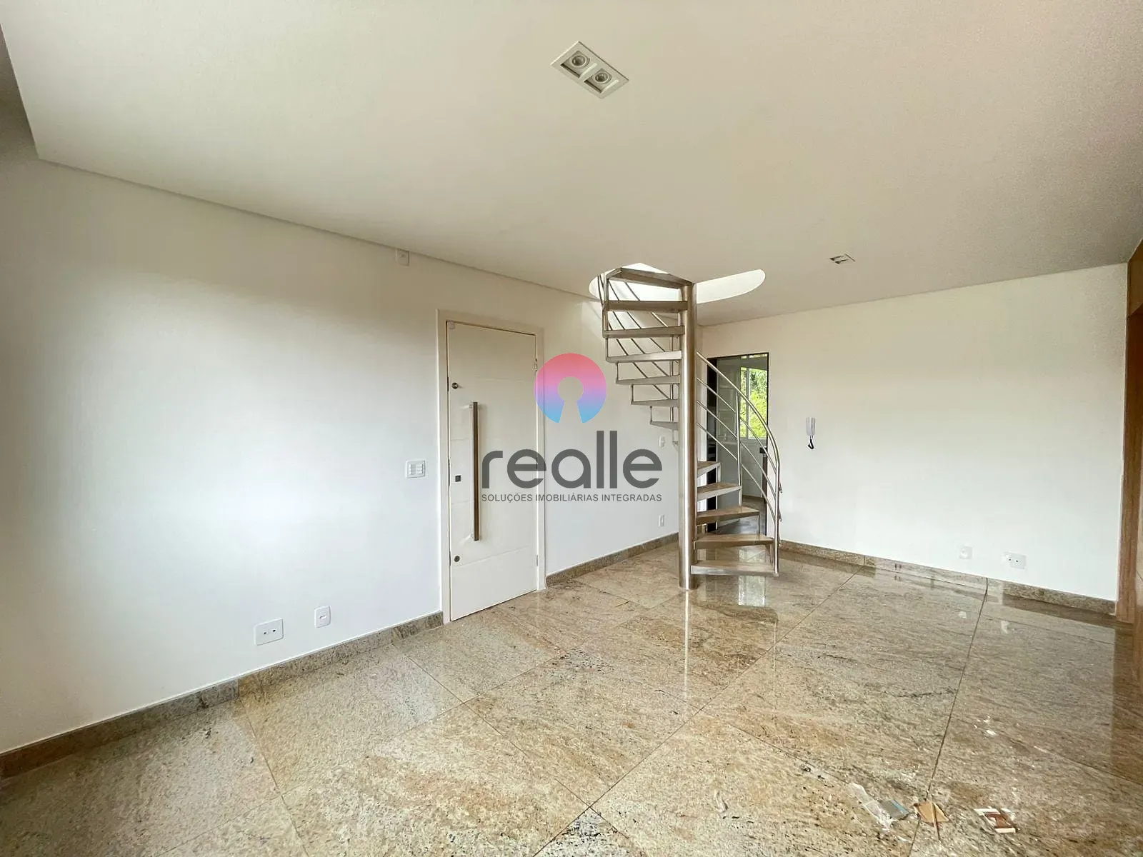 Cobertura, 3 quartos, 158 m² - Foto 2