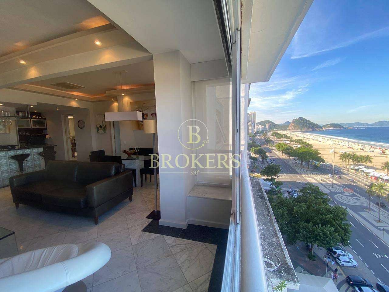 Cobertura / Penthouse à venda, Avenida Atlântica - Copacabana. Varanda, 3 quartos sendo 2 suítes.  Frente mar!!! 165 m²