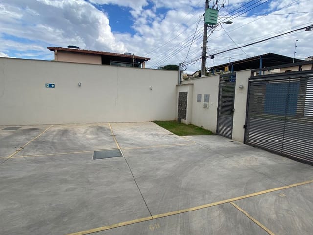 Cobertura / Penthouse 2 quartos e 2 banheiros, à venda, no bairro Santa Mônica em Belo Horizonte