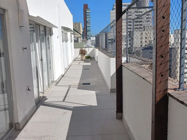 Cobertura / Penthouse com 200m² 3 quartos e 2 banheiros, para alugar, no bairro Itaim Bibi em São Paulo