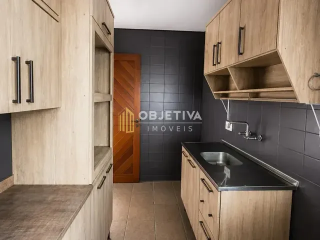 Cobertura / Penthouse 2 quartos e 2 banheiros, para alugar, no bairro Independência em Porto Alegre