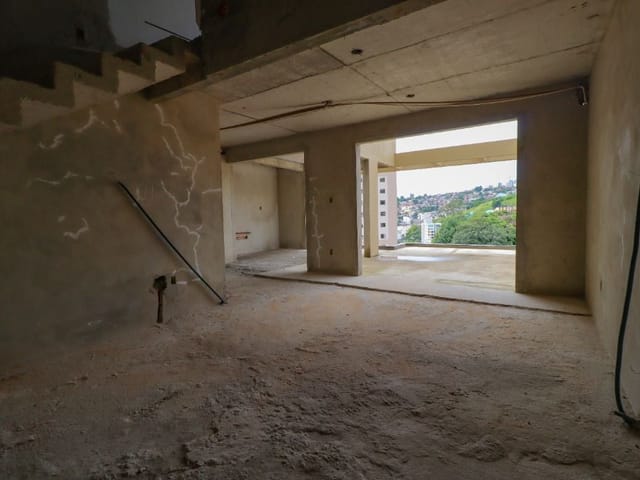 Cobertura / Penthouse 3 quartos e 2 banheiros, à venda, no bairro São Mateus em Juiz de Fora